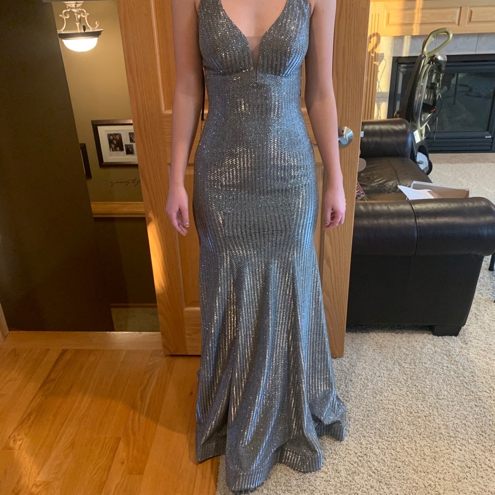Selling my prom dress never been worn size 0